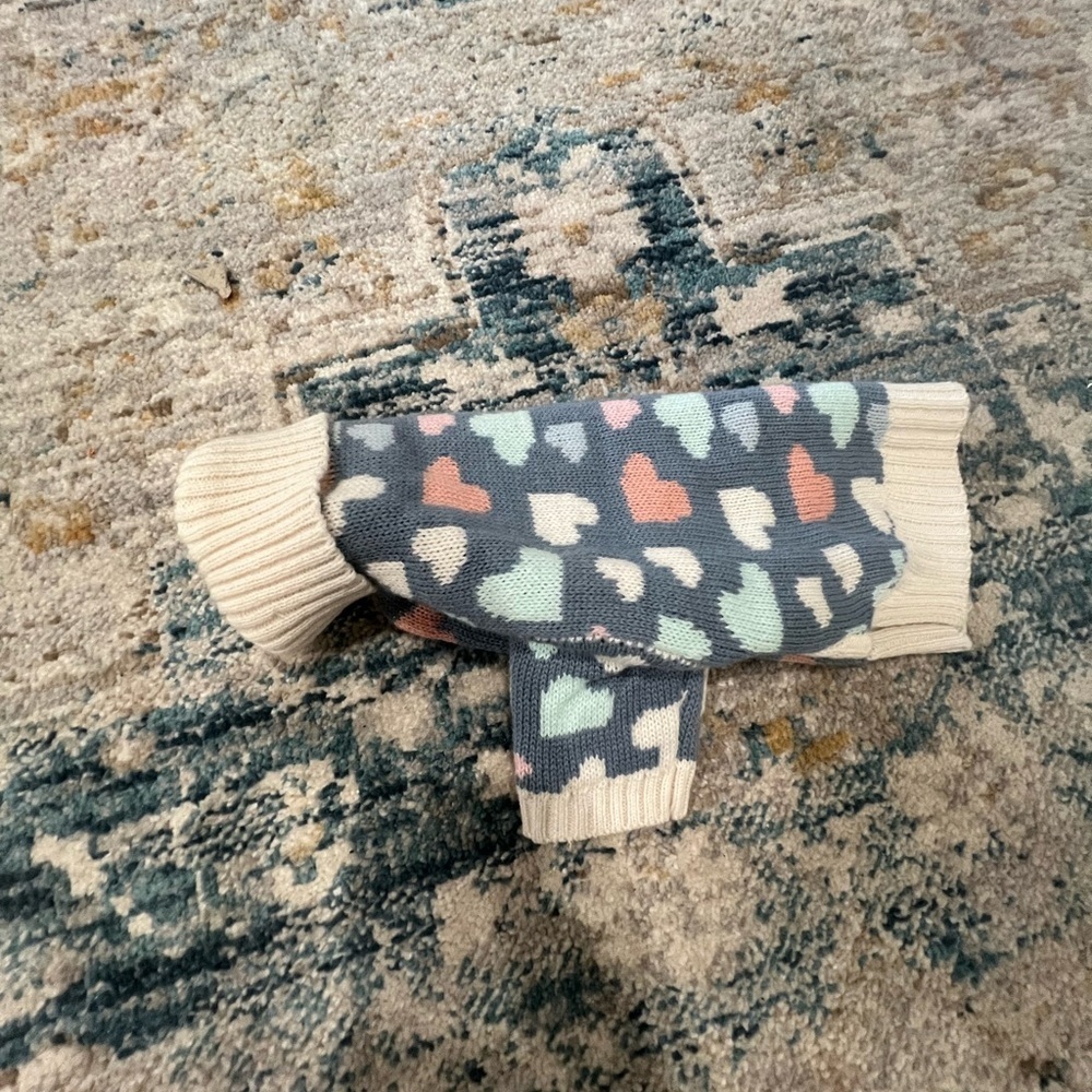 Dog Heart Patterned Turtleneck Sweater - Cream and Multicolor- size Medium - Picture 5 of 11